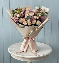 Букет цветов из:  Розы и Лизиантусы в Тайшете