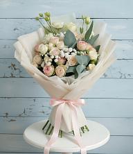 Букет цветов из:  Розы и Лизиантусы в Тайшете