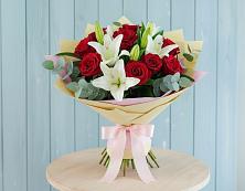 Букет цветов из:  Лилии и Розы в Тайшете