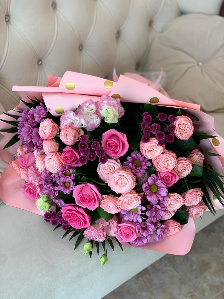 Букет цветов из: Хризантемы, Розы и Лизиантусы в Тайшете