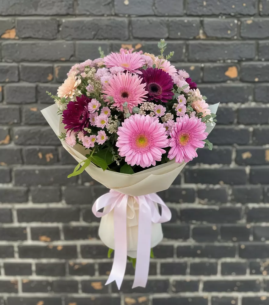 Букет цветов из: Герберы и Хризантемы в Тайшете
