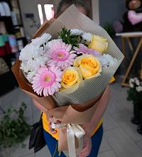 Букет цветов из:  Герберы, Розы и Хризантемы в Тайшете