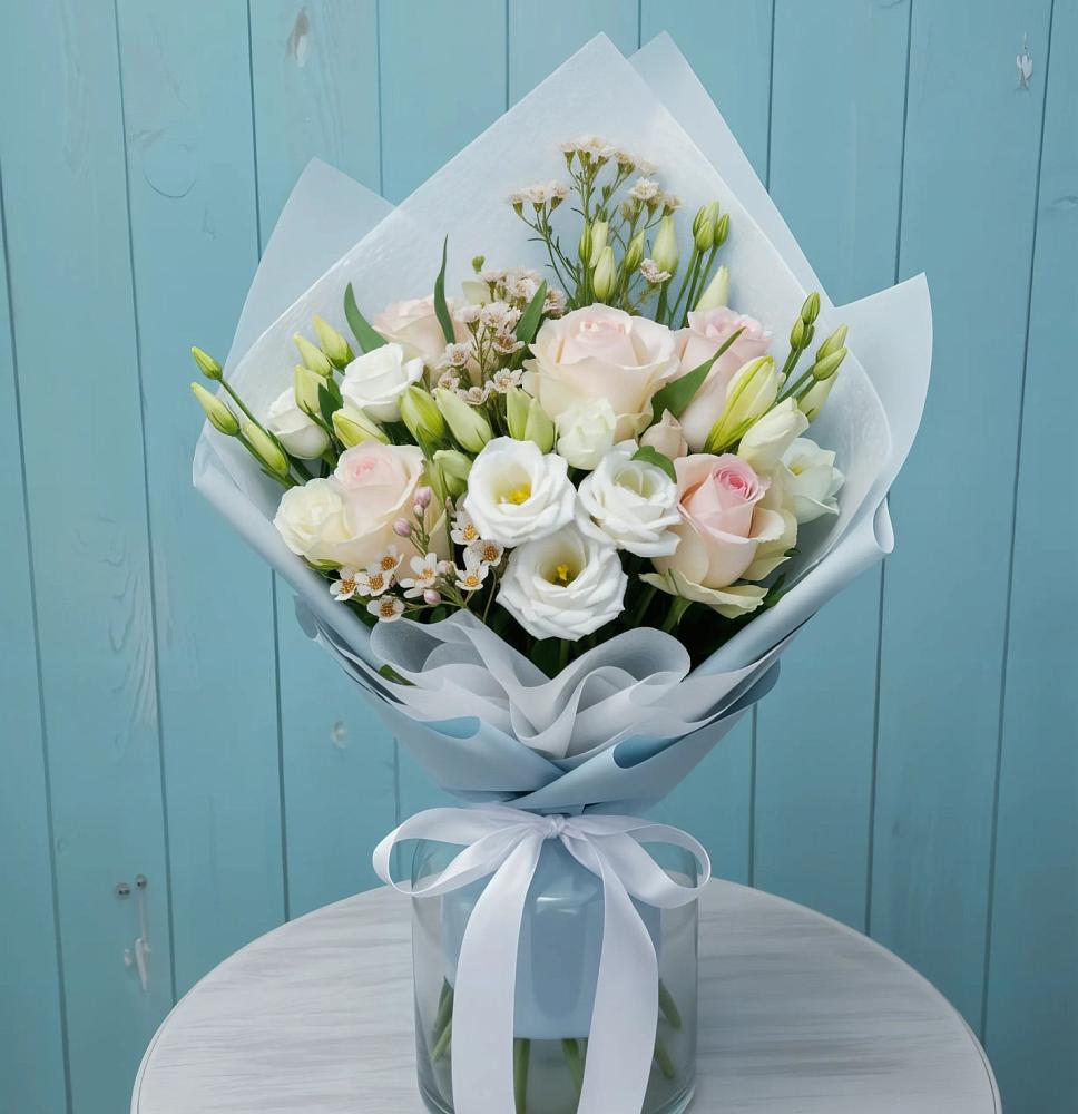 Букет цветов из: Розы и Лизиантусы в Тайшете