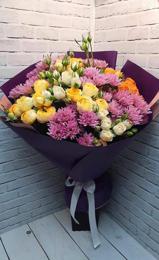 Букет цветов из: Хризантемы и Розы в Тайшете