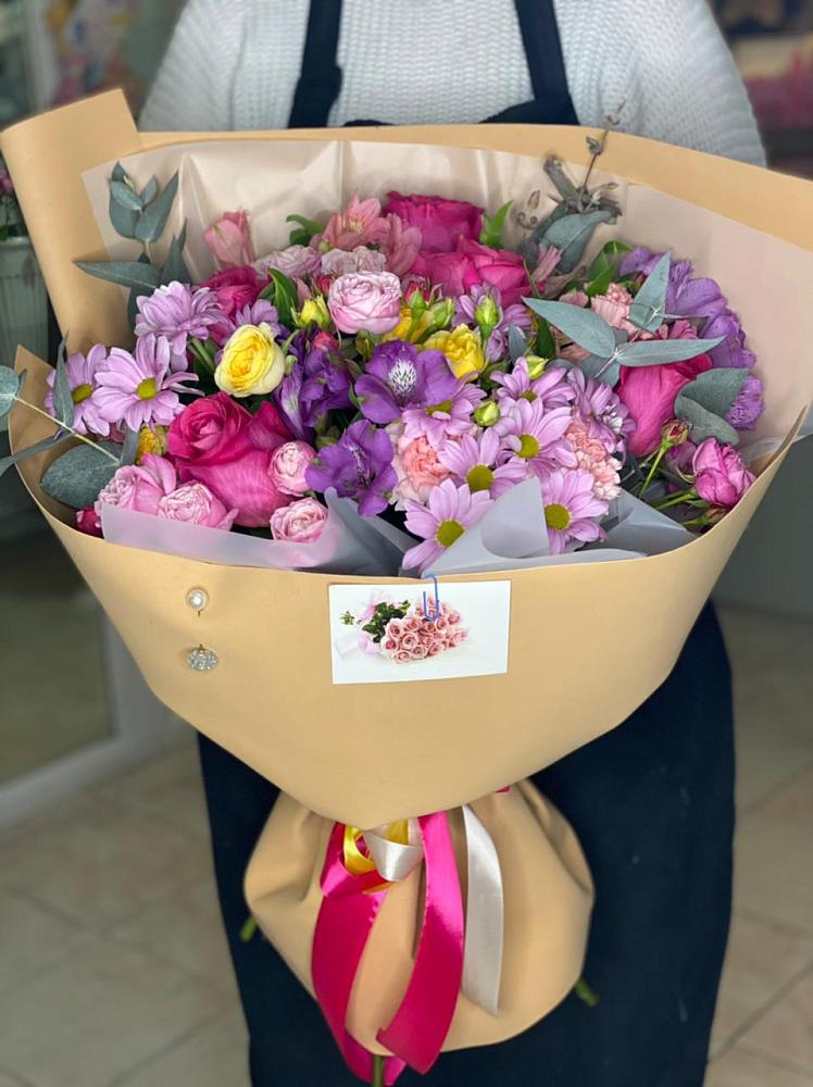 Букет цветов из: Хризантемы, Гвоздики и Альстромерии в Тайшете