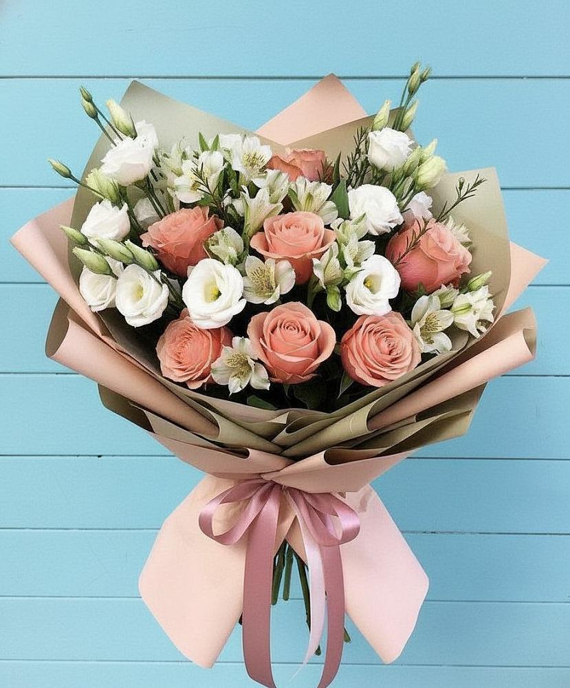 Букет цветов из: Розы, Альстромерии и Лизиантусы в Тайшете