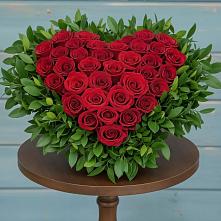 Цветочная композиция из Розы в виде сердца в Тайшете