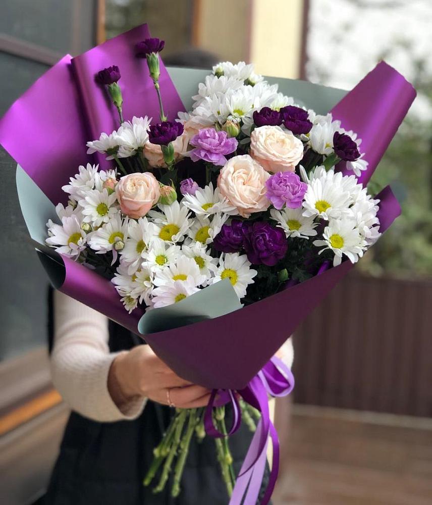 Букет цветов из: Хризантемы, Гвоздики и Розы в Тайшете