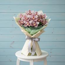 Букет цветов из:  Орхидеи и Розы в Тайшете