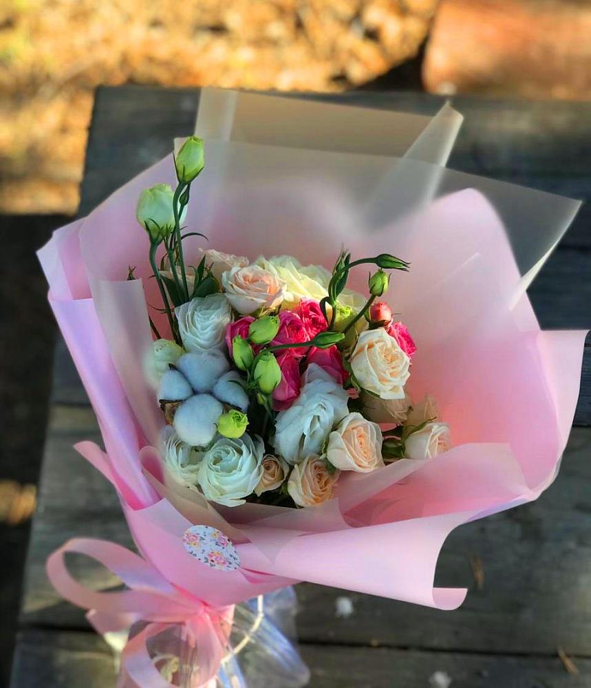 Букет цветов из: Розы и Лизиантусы в Тайшете