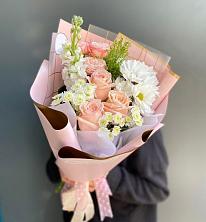 Букет цветов из:  Хризантемы и Розы в Тайшете