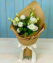 Букет цветов из:  Хризантемы и Лизиантусы в Тайшете