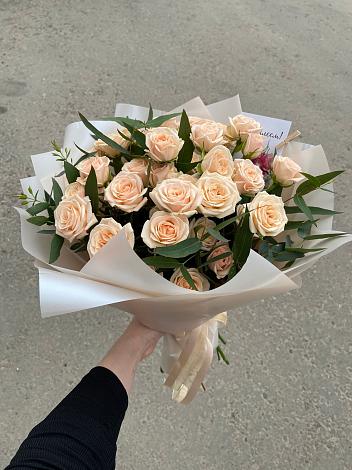 Букет Кремовые розы Латте в Тайшете