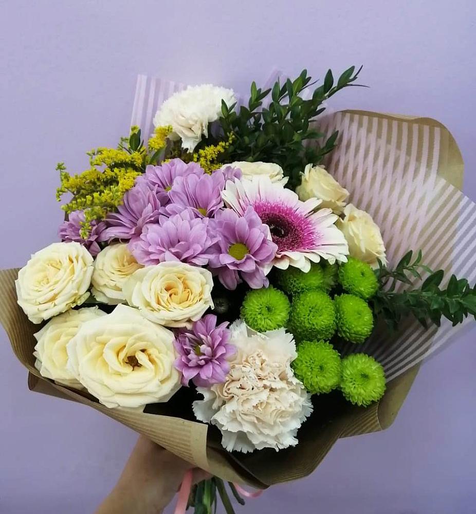 Букет цветов из: Хризантемы, Розы, Гвоздики и Герберы в Тайшете