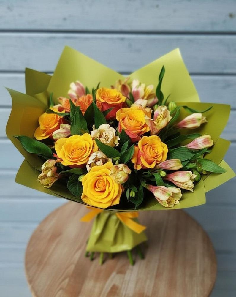 Букет цветов из: Альстромерии и Розы в Тайшете