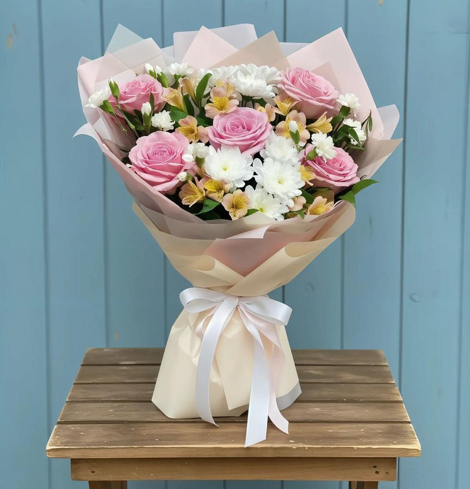 Букет цветов из: Гвоздики, Орхидеи и Розы в Тайшете