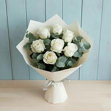 Букет Белые розы в Эвкалипте в Тайшете