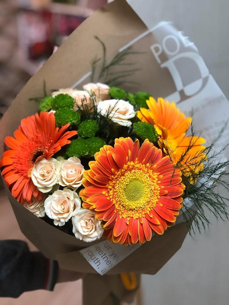 Букет цветов из: Герберы, Хризантемы и Розы в Тайшете