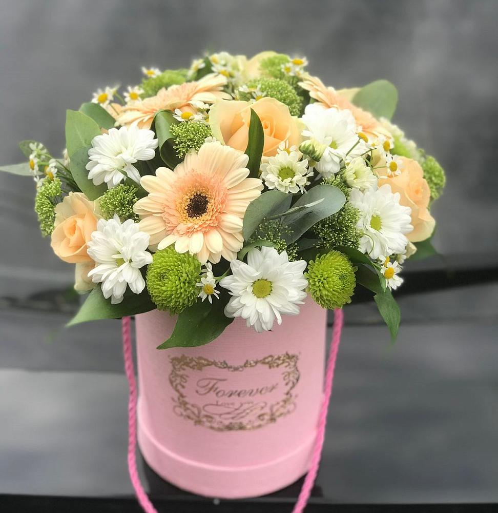 Цветочная композиция из Розы, Герберы и Хризантемы в шляпной коробке в Тайшете