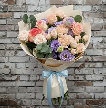 Букет цветов из:  Розы, Лизиантусы и Гвоздики в Тайшете