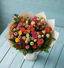 Букет Микс из разноцветных кустовых роз в Тайшете